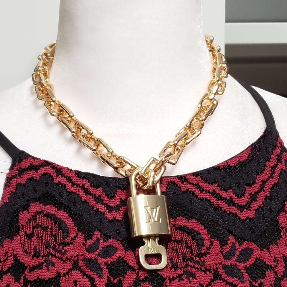 100% Auth Louis Vuitton Lock & Key with Unbranded Gold Plated Chain Necklace